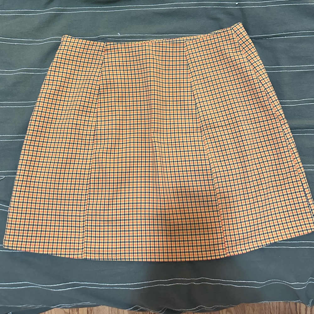 Urban Outfitters Yellow Plaid Notch Slit Skirt - size M - Picture 4 of 9